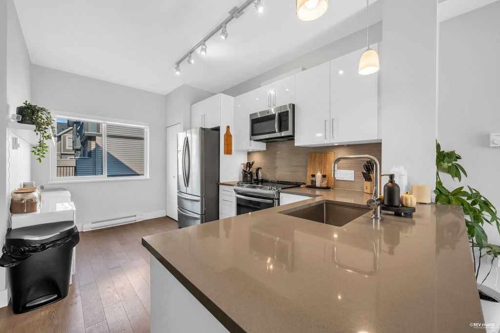 listing image 1107875894736190104