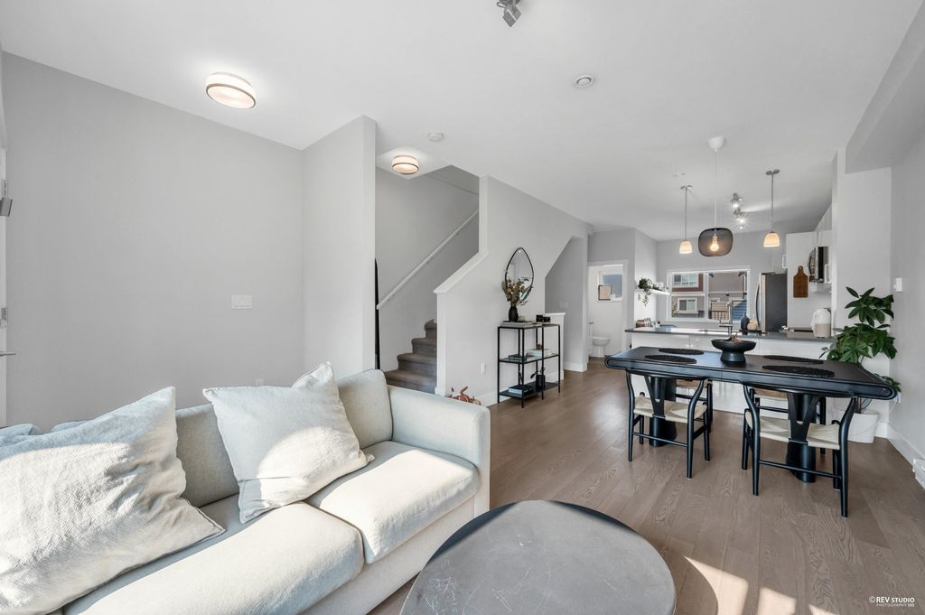 listing image 1100108077489134611