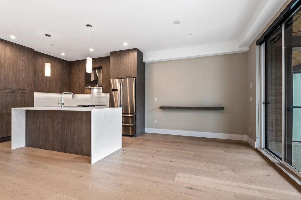 listing image 1101957729351432390