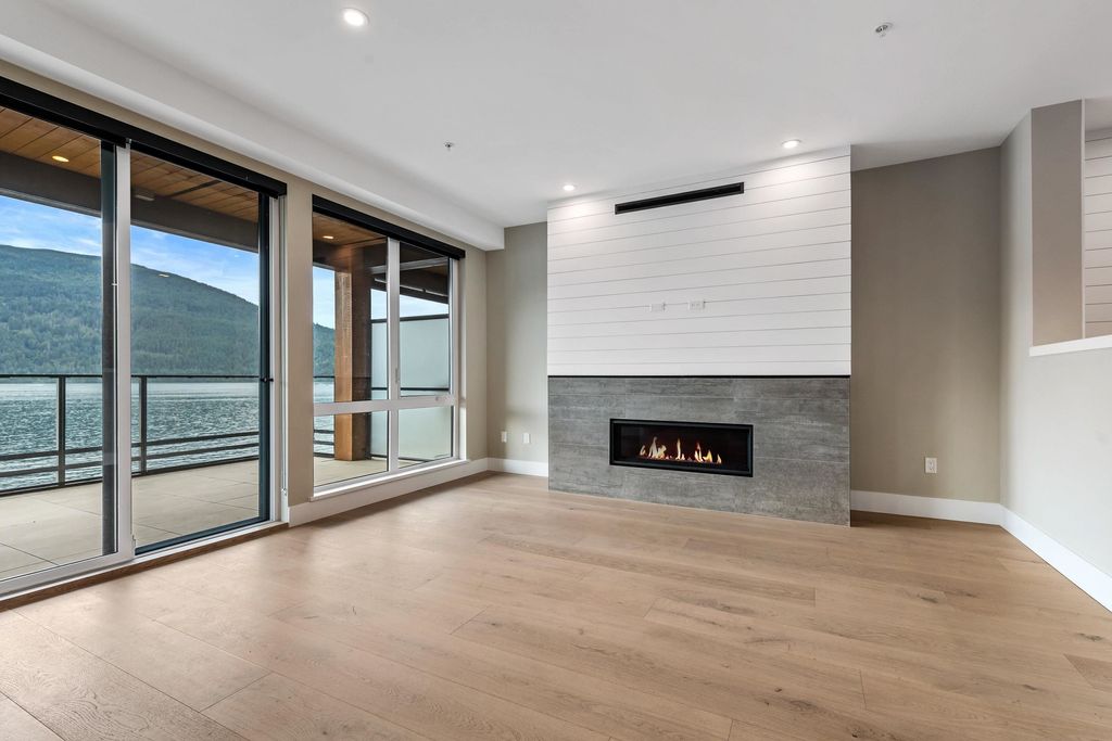 listing image 1105460424771728913