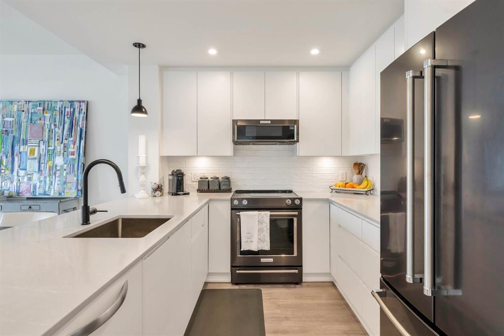 2180 Kelly Avenue 2506