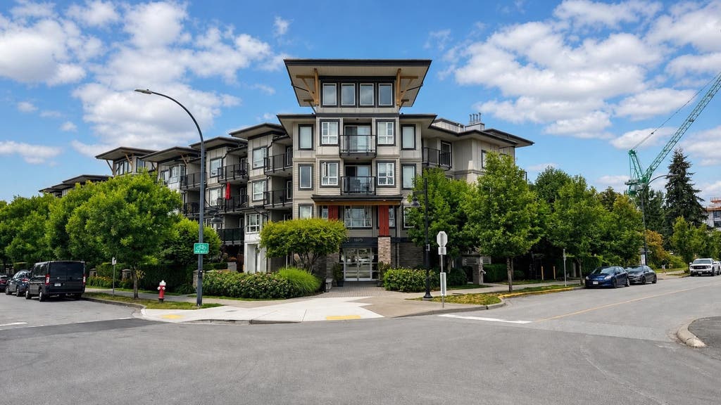 Photo of 12075 Edge Street #201, Maple Ridge, BC V2X 9E6 (MLS # R3145608)