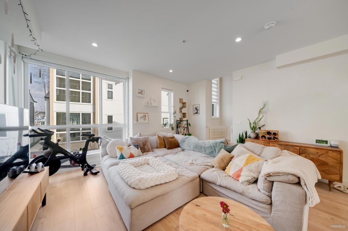 7670 207 Street 58