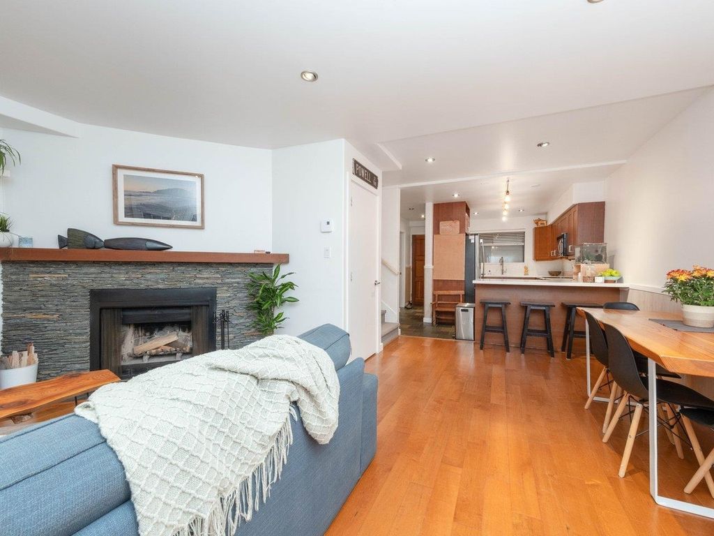 listing image 1103063139173956611