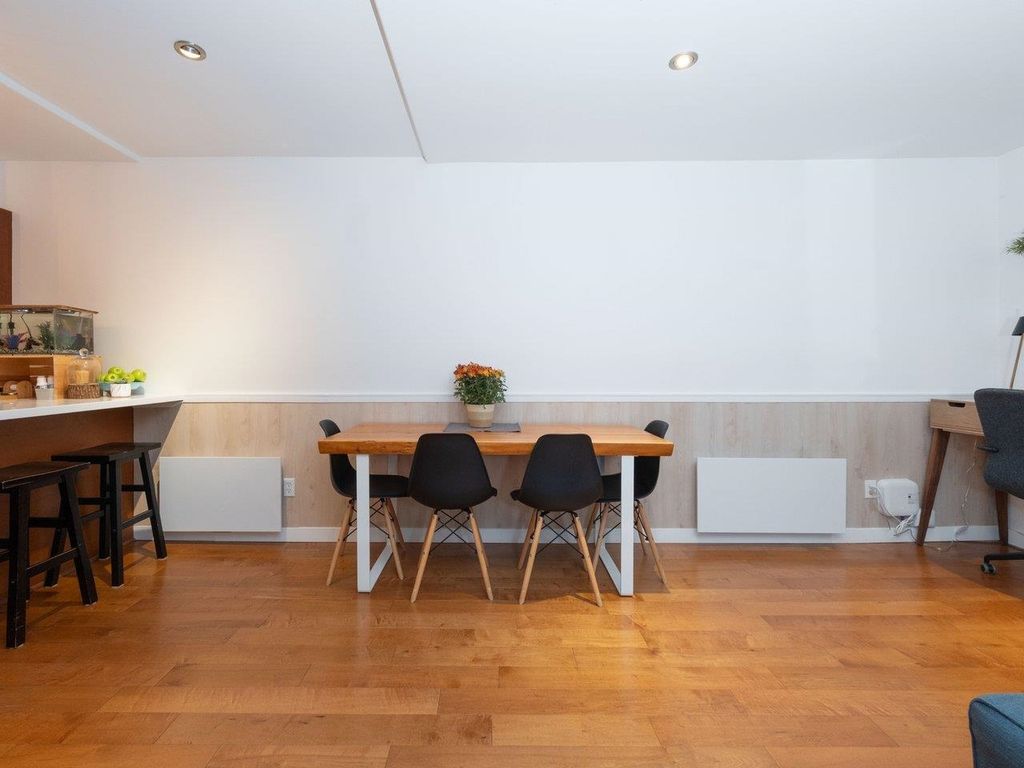 listing image 1106873868503087992