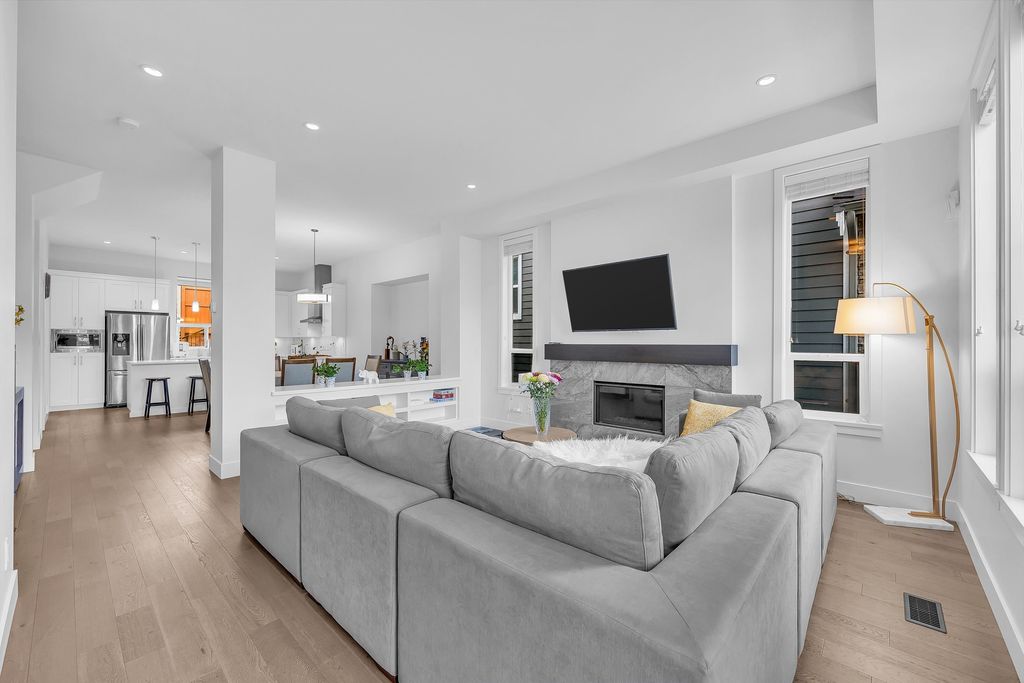 Photo of 16549 21 Avenue, Surrey, BC V3Z 0V7 (MLS # R3080238)