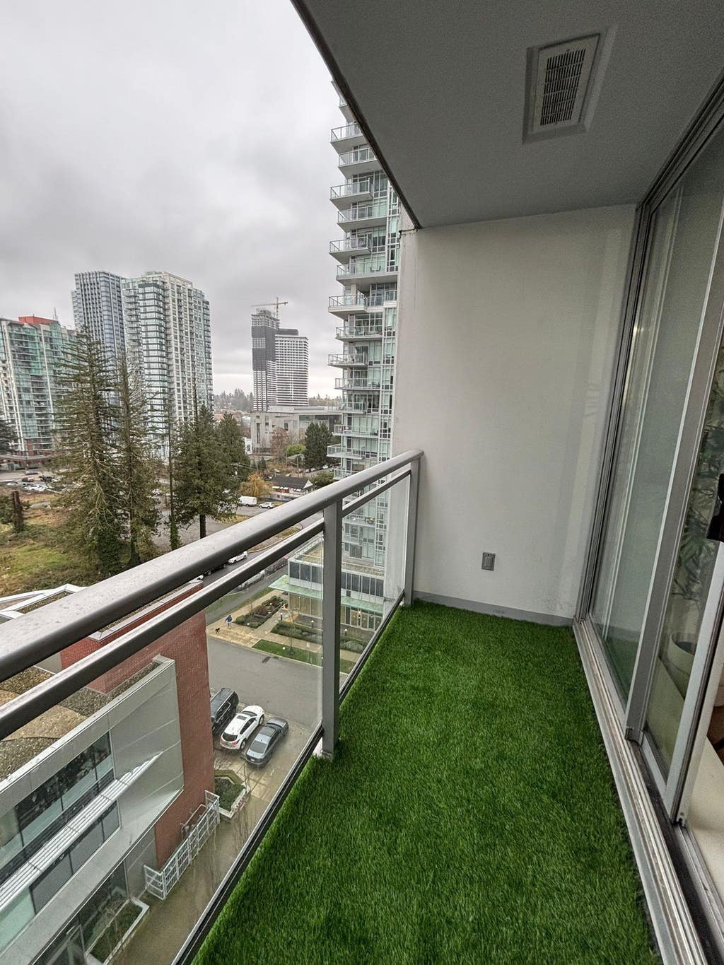 Photo of 13325 102a Avenue #1103, Surrey, BC V3T 0J5 (MLS # R3149614)