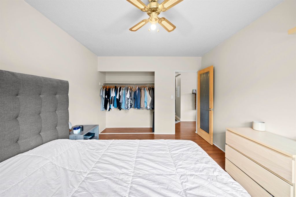 listing image 1102110945051394129