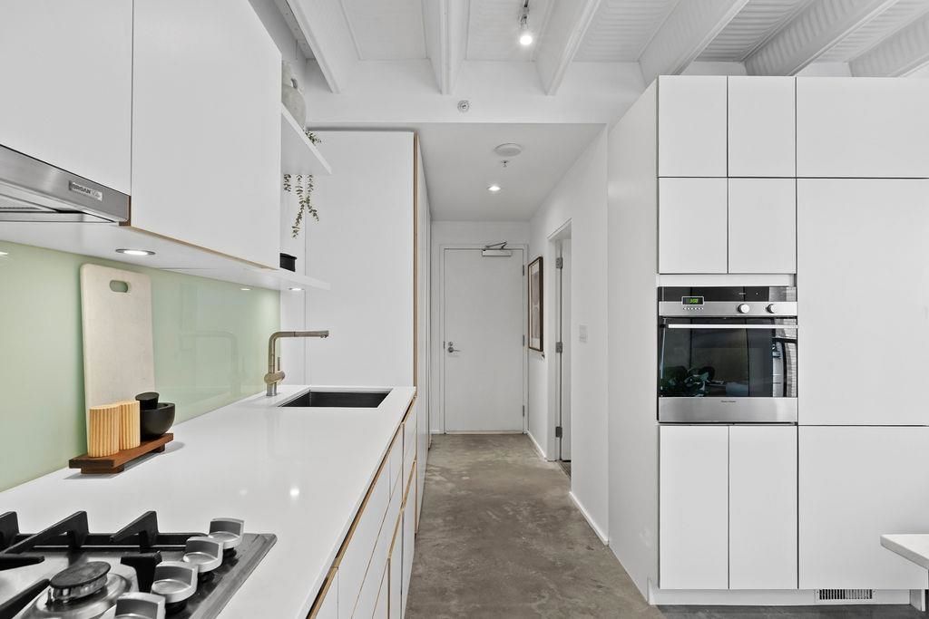 listing image 1107000918011856442