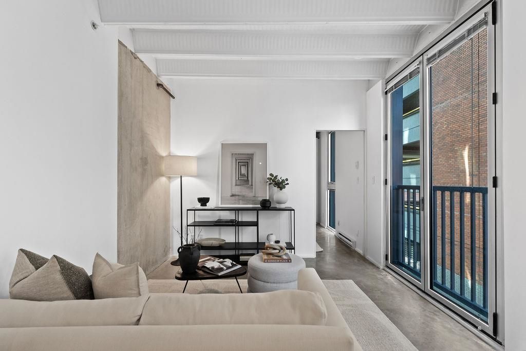 listing image 1103085665941747864