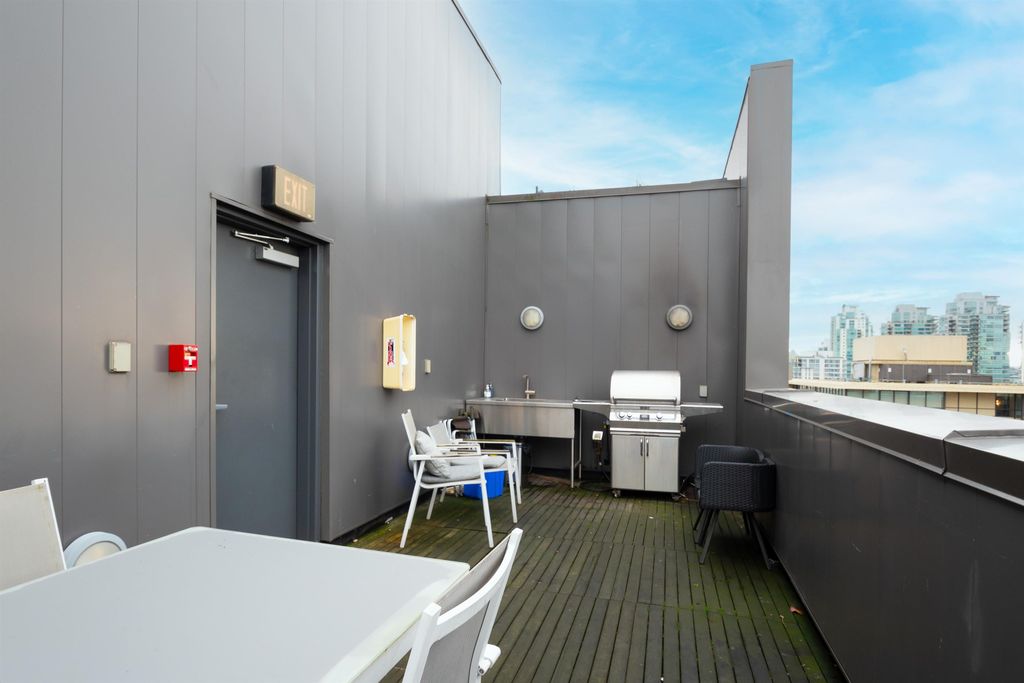 listing image 1102045734279661105