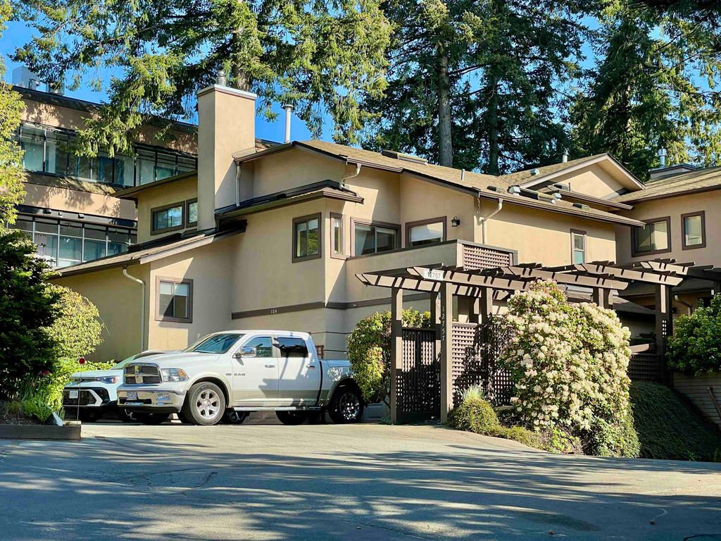 Photo of 12757 16 Avenue #103, Surrey, BC V4A 1N2 (MLS # R3114487)