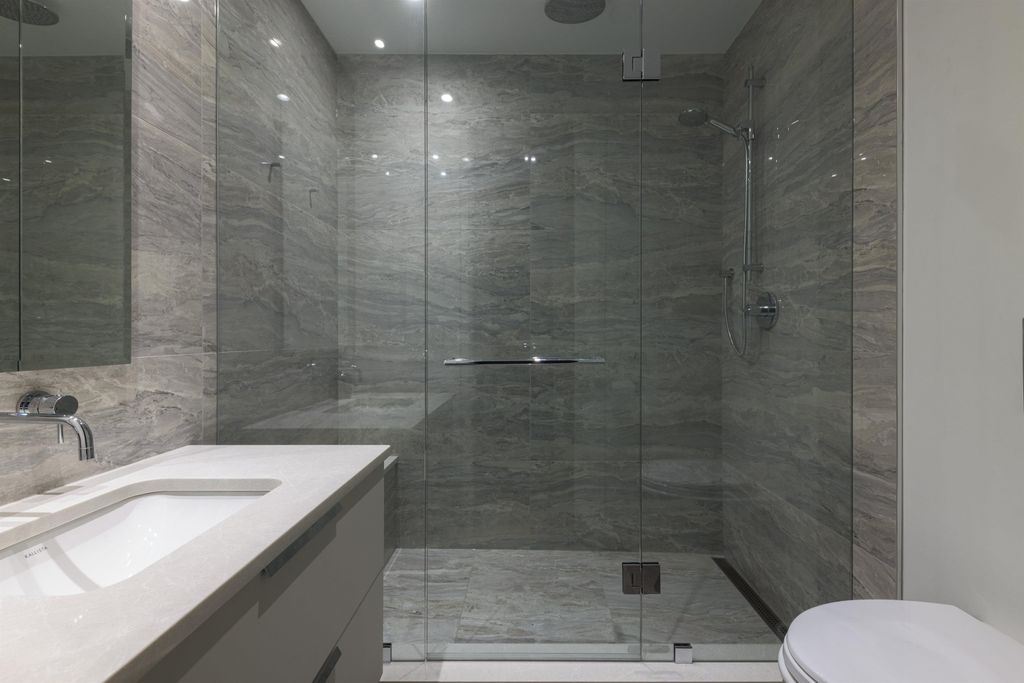 listing image 1109083206558323294