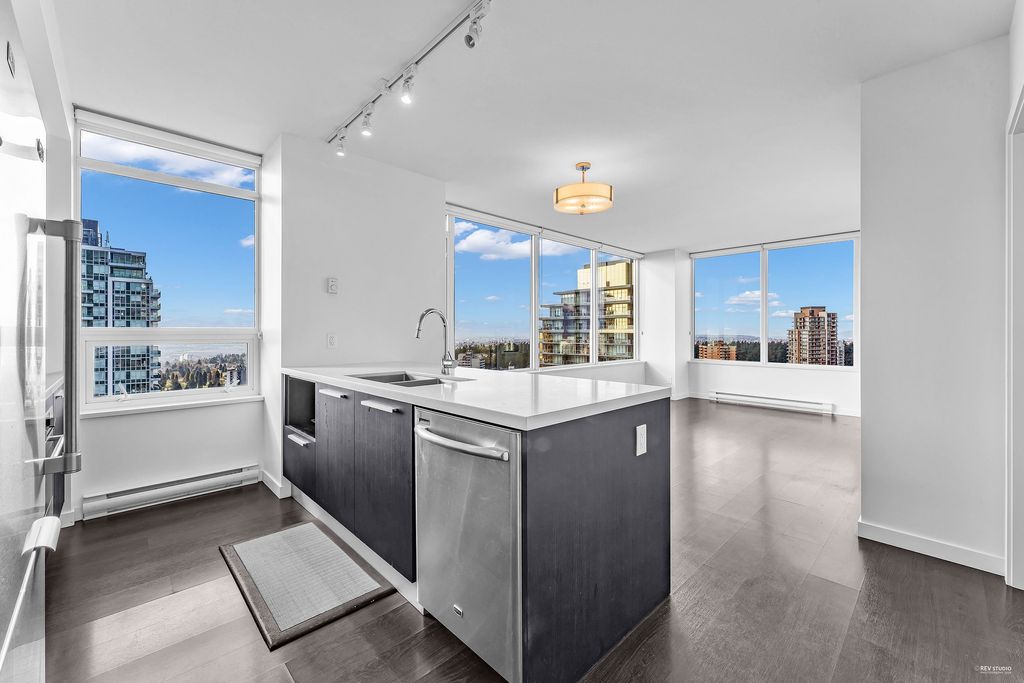 listing image 1109622742176325766