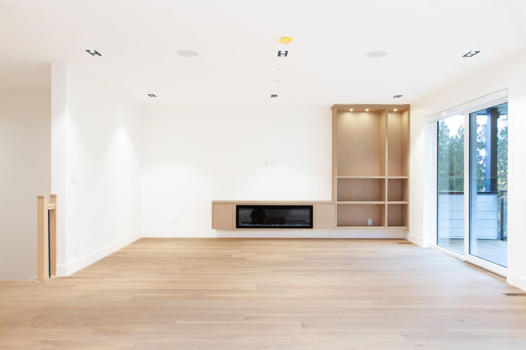 listing image 1101579287820186180
