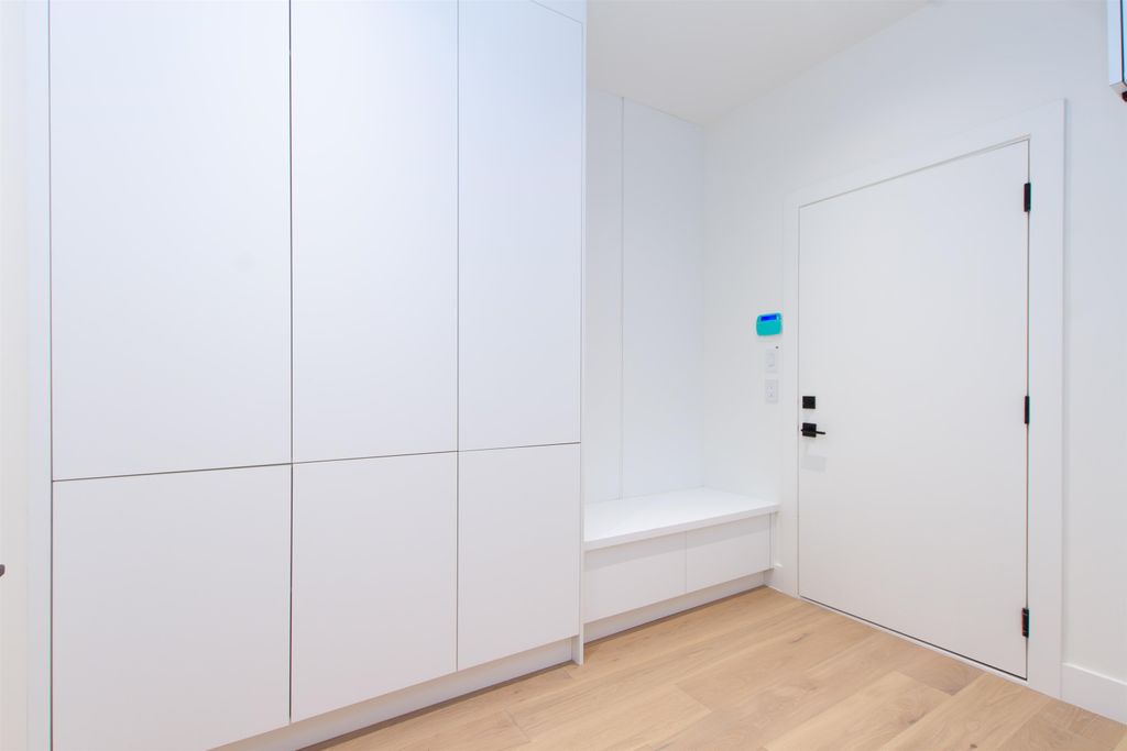 listing image 1105820192785281413