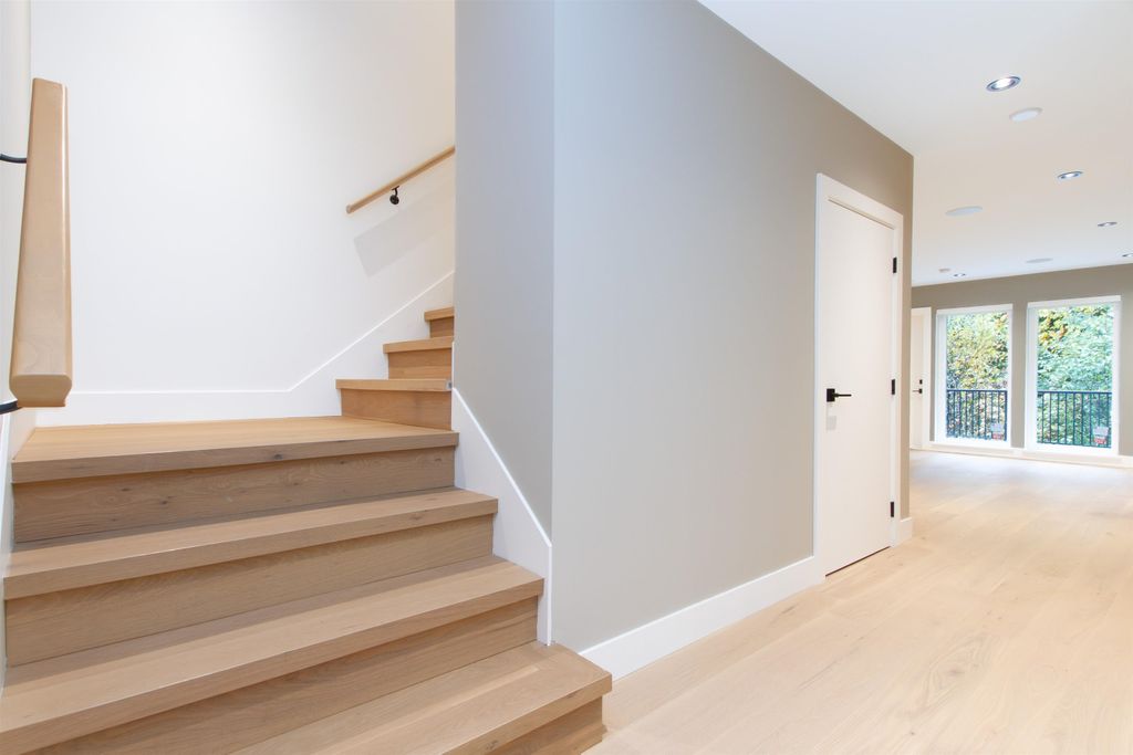 listing image 1103750451521587489