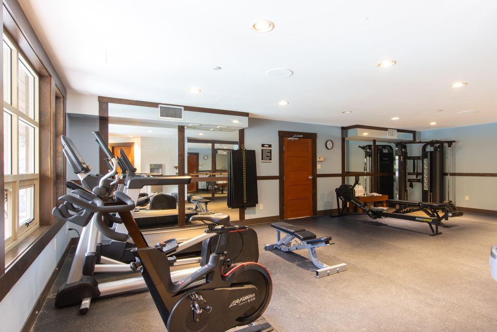 listing image 1100979460055910296