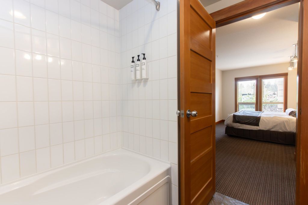 listing image 1105193389303217017