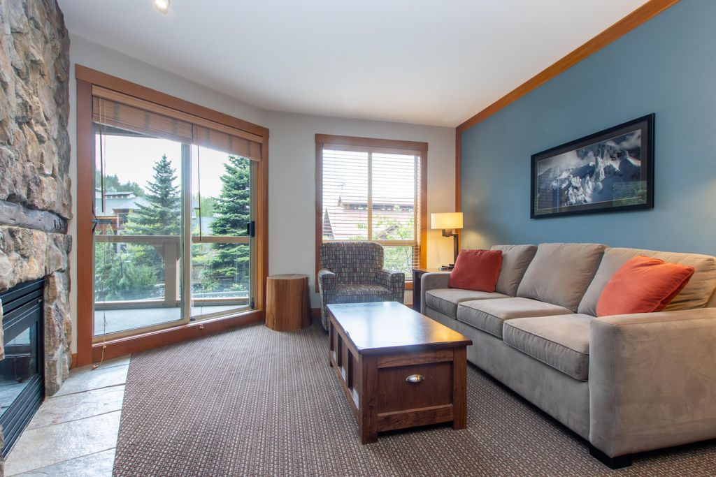 listing image 1107984142663392516
