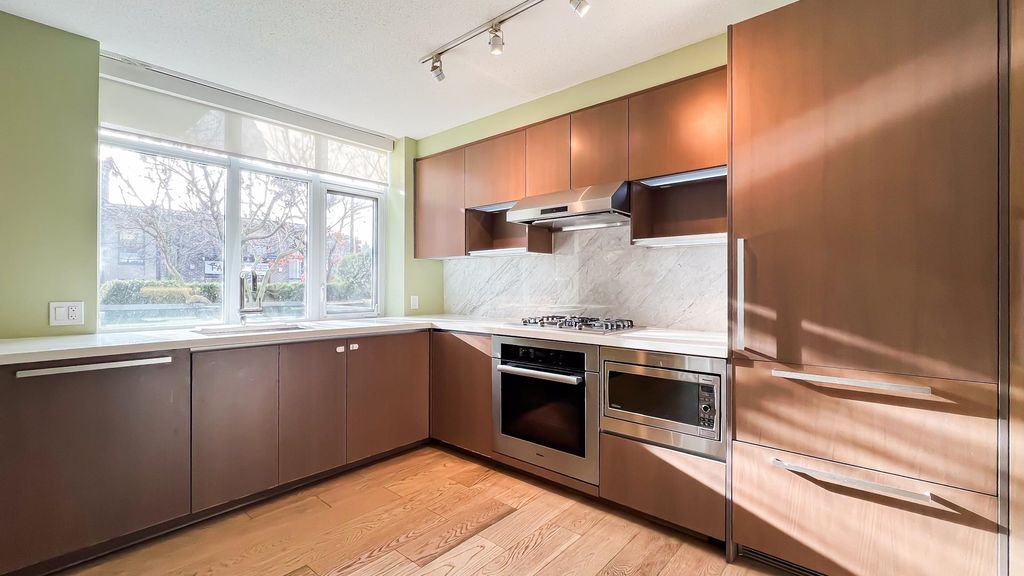 listing image 1100397827015214291