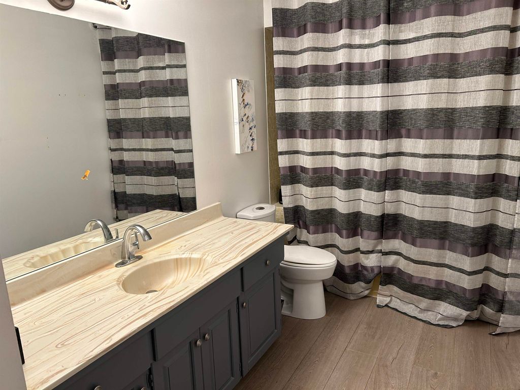 listing image 1105915943256857387