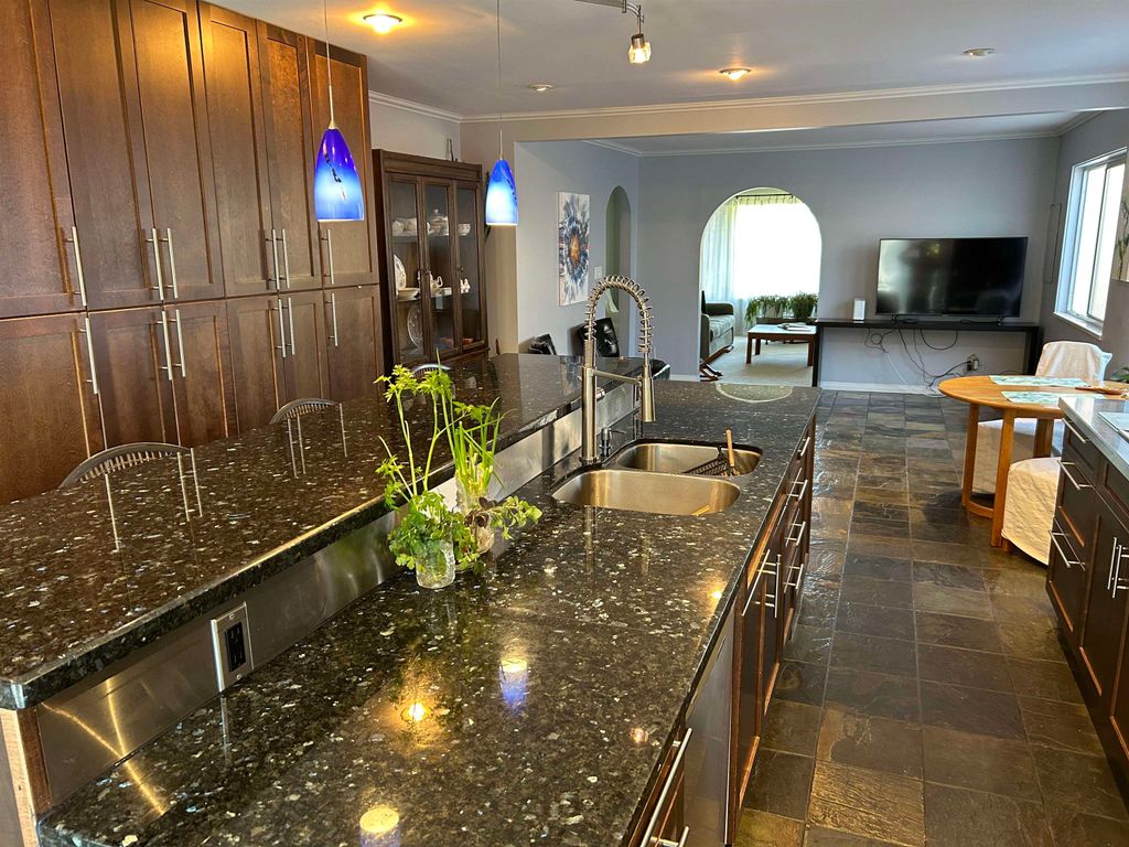 listing image 1107257129119399581