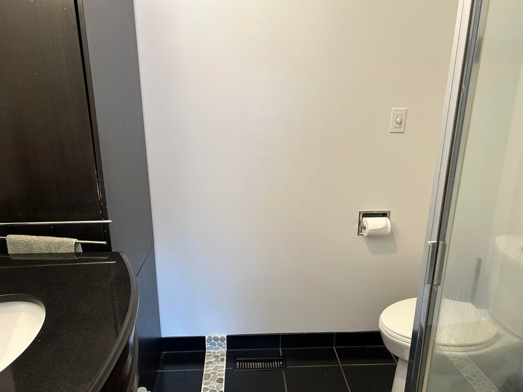 listing image 1100067439601509895