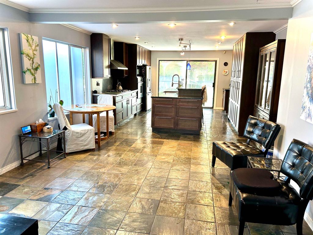 listing image 1106519153367112761