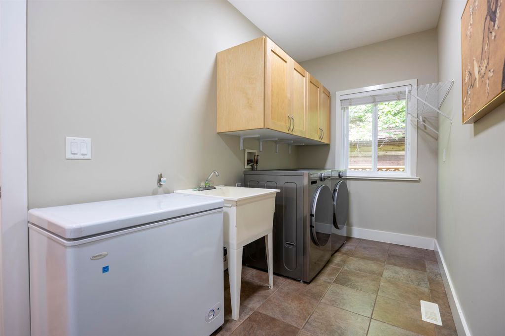 listing image 1103697288678259486