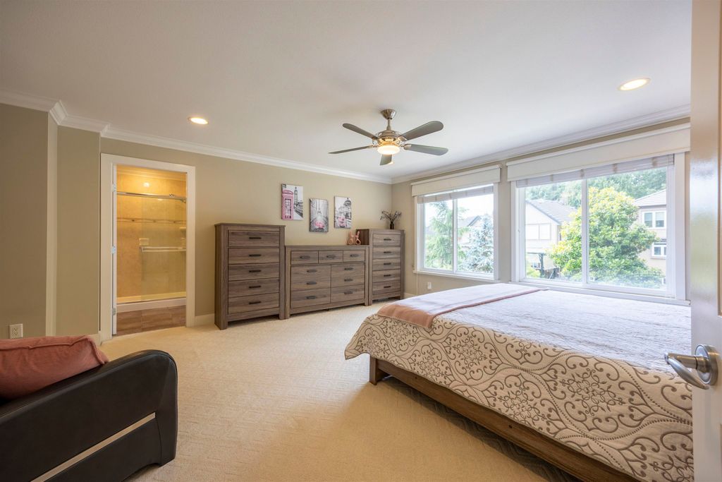 listing image 1104424146243673009