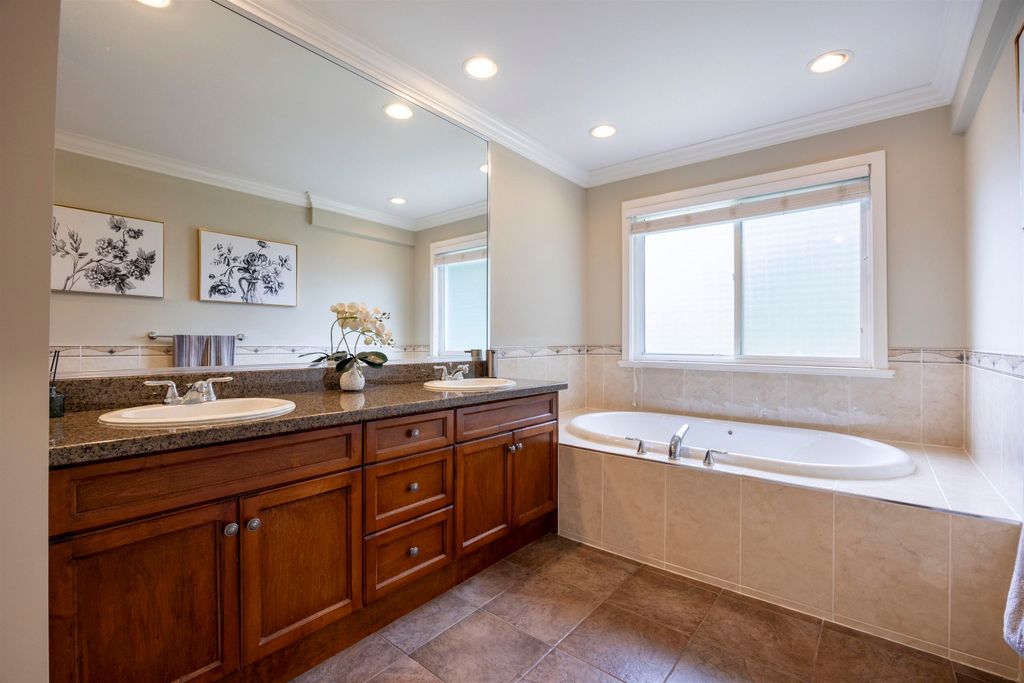 listing image 1109295653265972371