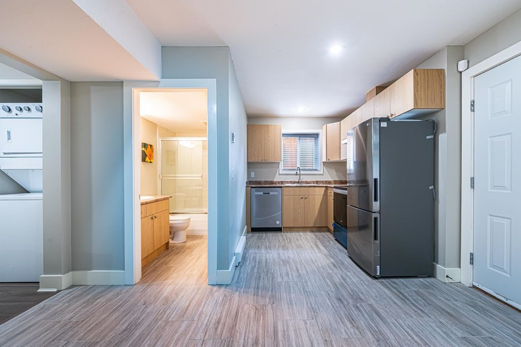 listing image 1108934710469282596