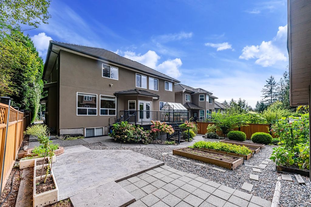 listing image 1101432989553696513