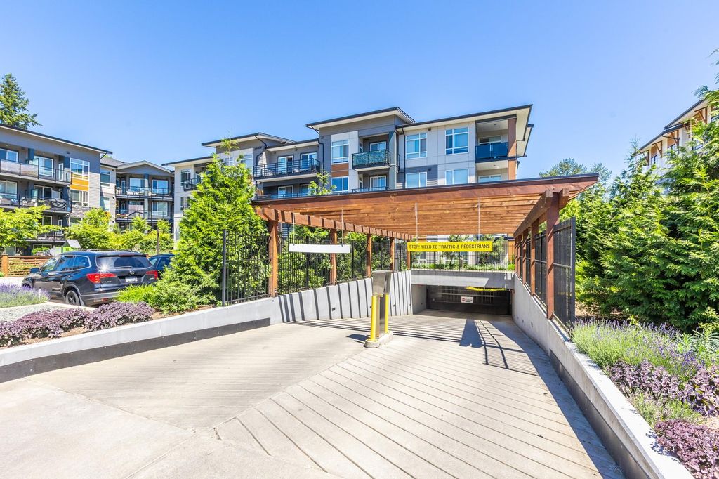 Photo of 19935 75a Avenue #210, Langley, BC V2R 0A2 (MLS # R3131749)