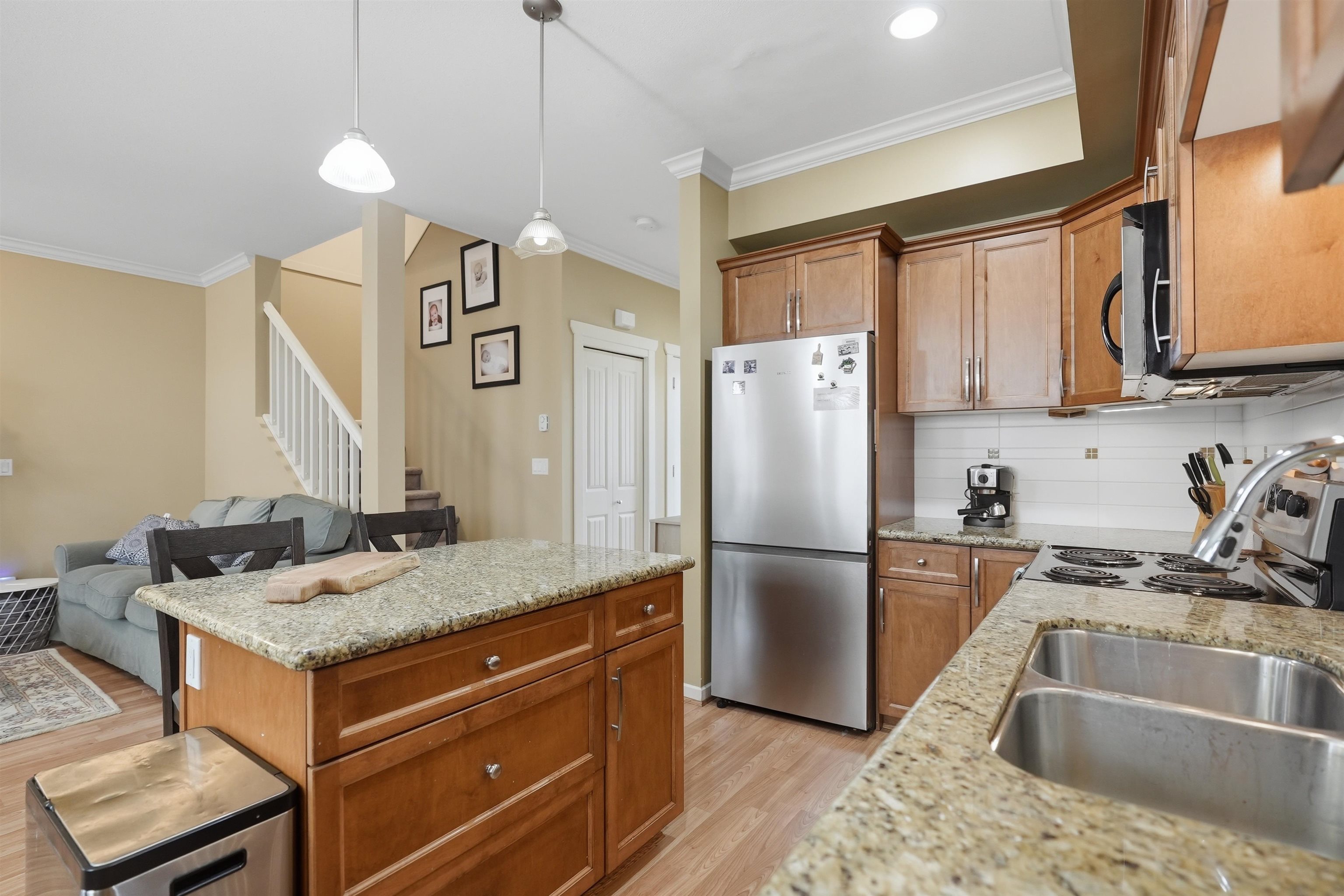 4910 Central Avenue 7