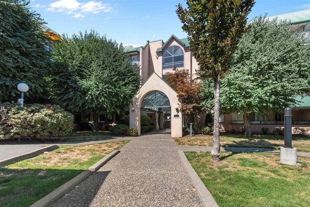 Photo of 2964 Trethewey St St #106, Abbotsford, BC V2T 6P4 (MLS # R3171865)
