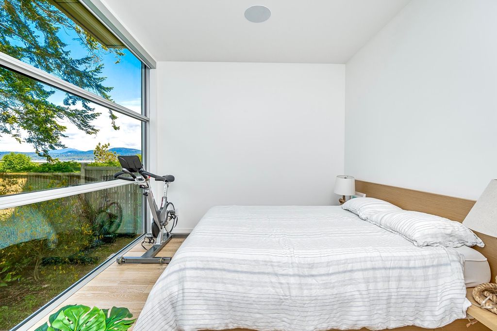 listing image 1100643808030005706