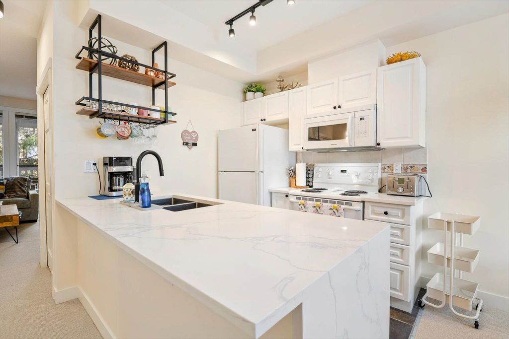 listing image 1108911292043393824