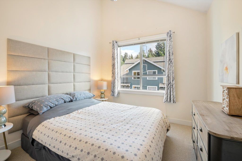 listing image 1104105828830384093