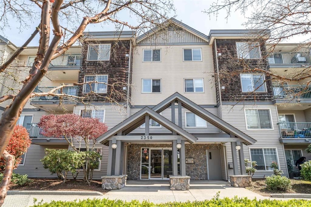 Photo of 2350 Westerly Street #301, Abbotsford, BC V2T 6T7 (MLS # R3146166)