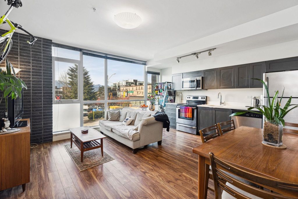 listing image 1108581877192923116