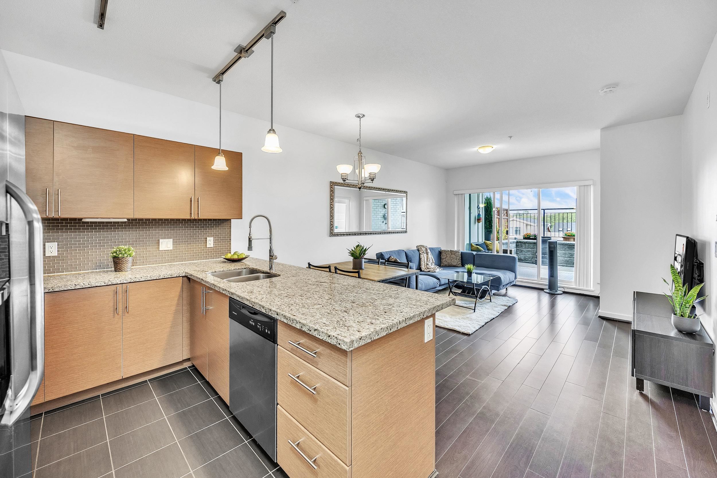 2239 Kingsway 205
