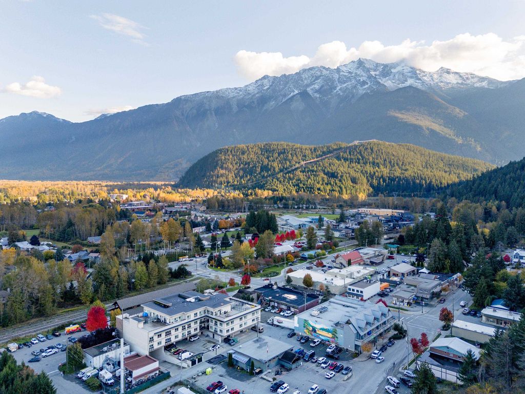 listing image 1106076498602759973