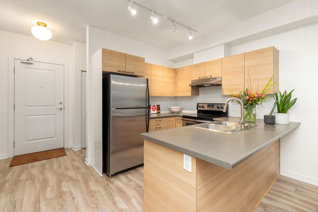 listing image 1109063923385396602