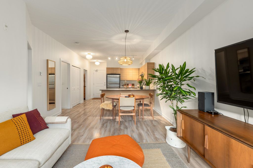 listing image 1101677372866781200