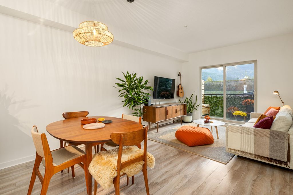 listing image 1103927930262386881