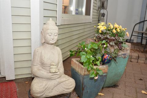 123 Seventh Street 7 New Westminster BC V3M 6Y2