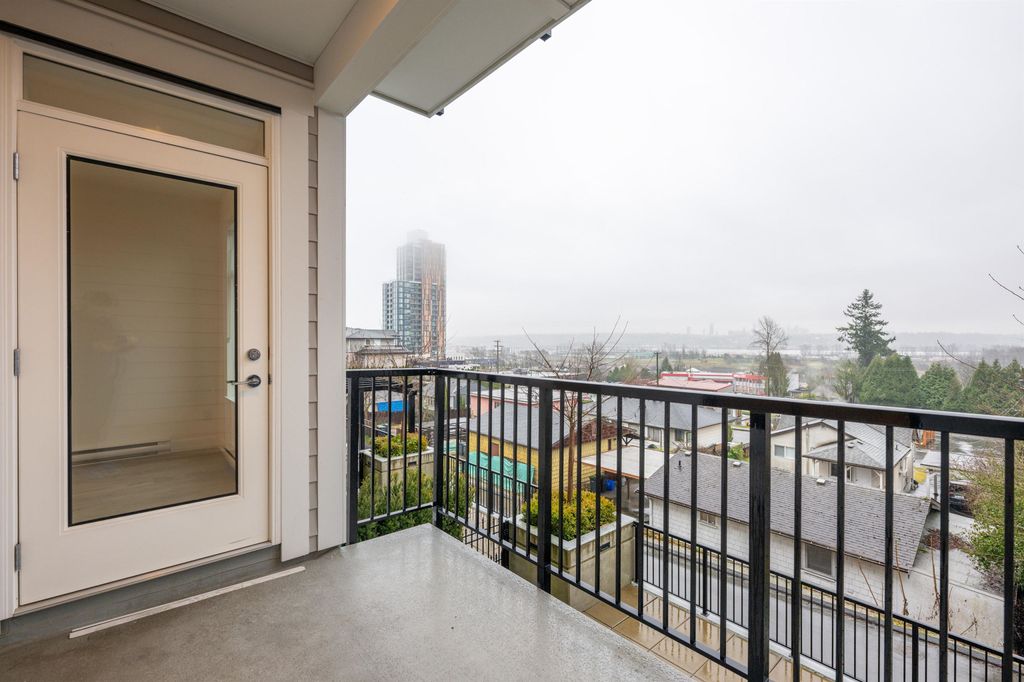 listing image 1102770234139302857