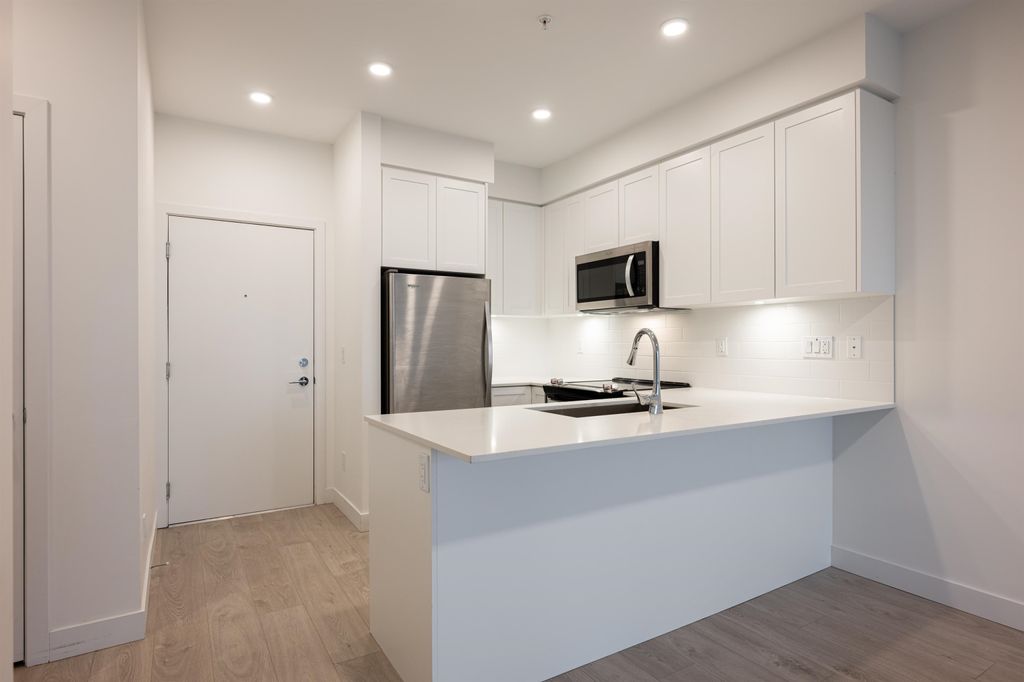 listing image 1102101590647537426